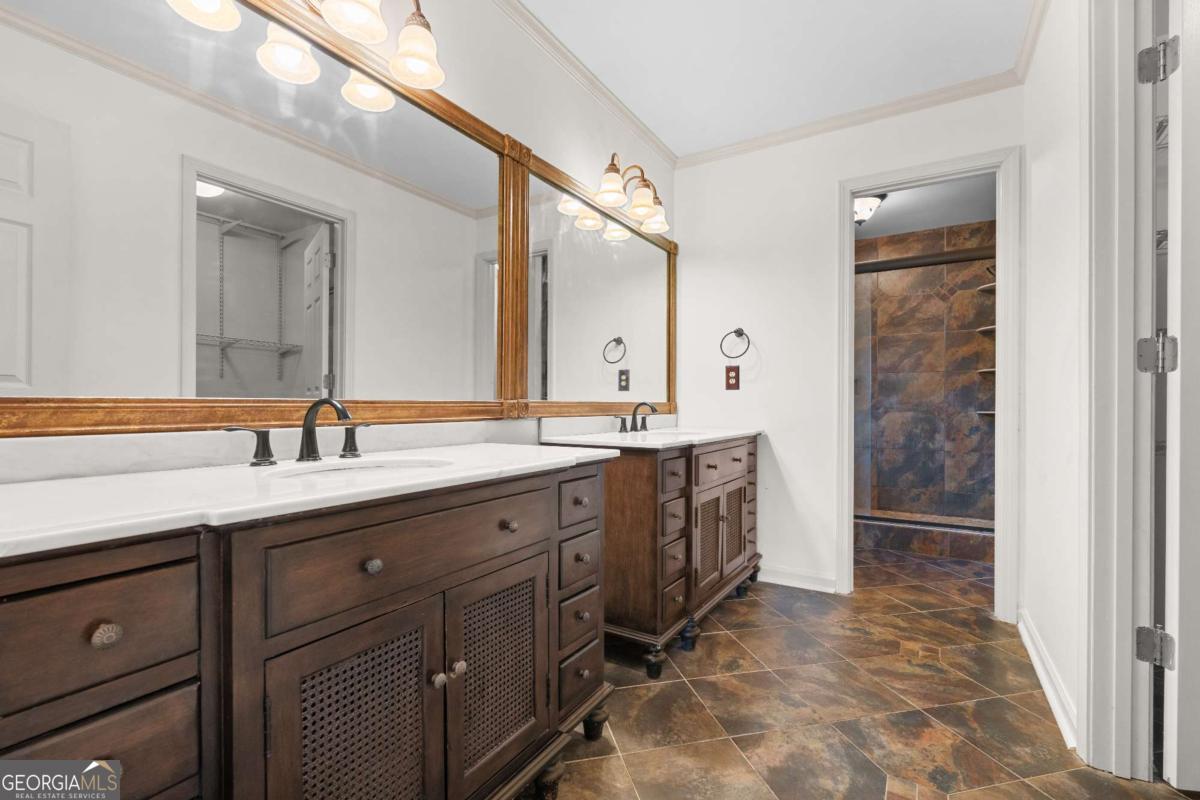 512 Fox Court Path Property Photo 13
