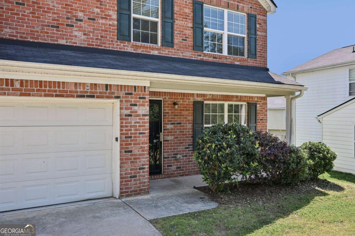 5675 Laurel Ridge Circle Property Photo 3