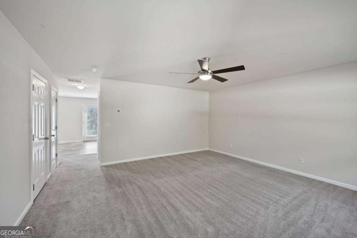 5675 Laurel Ridge Circle Property Photo 7