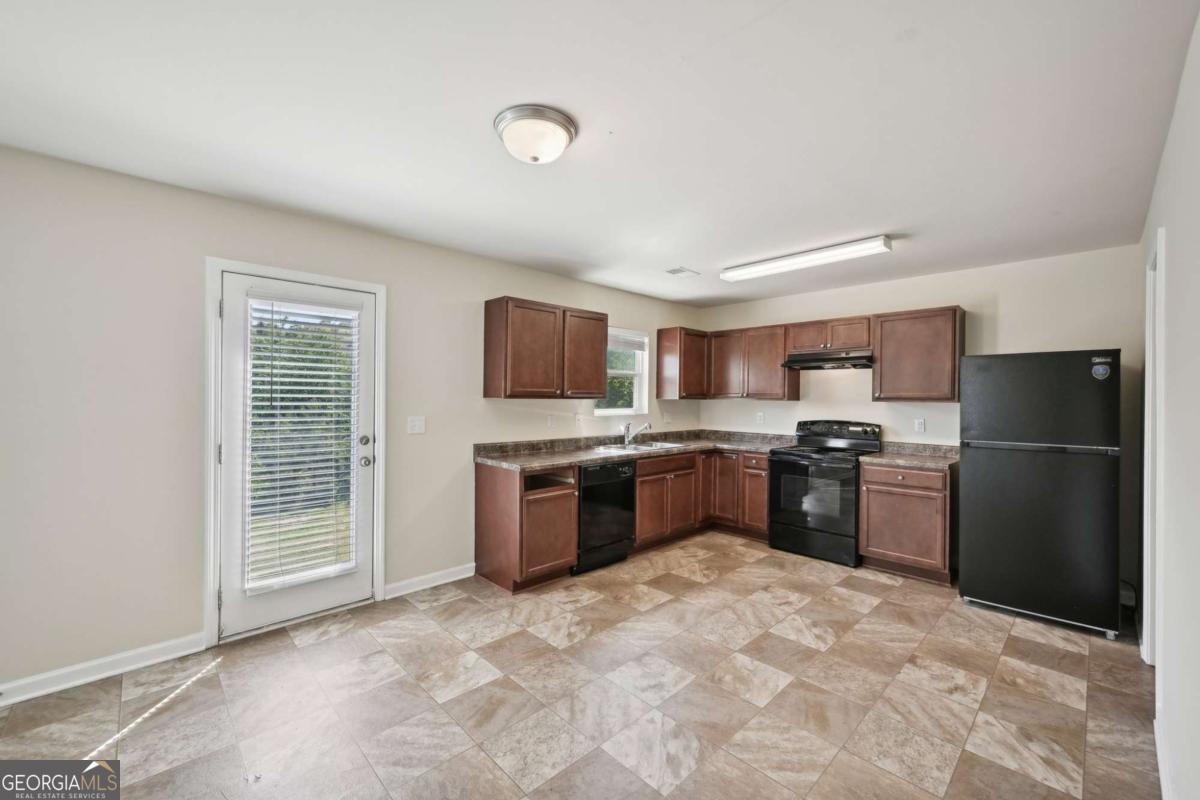 5675 Laurel Ridge Circle Property Photo 10
