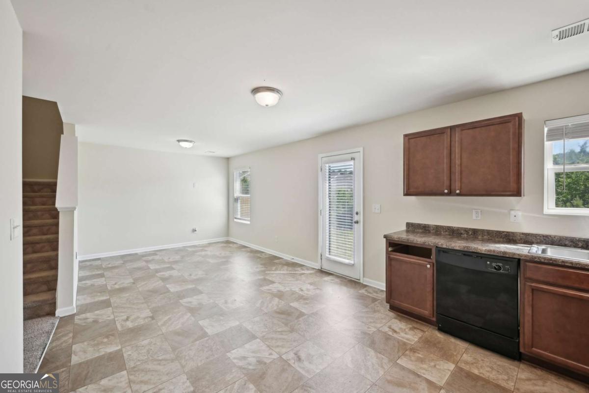 5675 Laurel Ridge Circle Property Photo 12