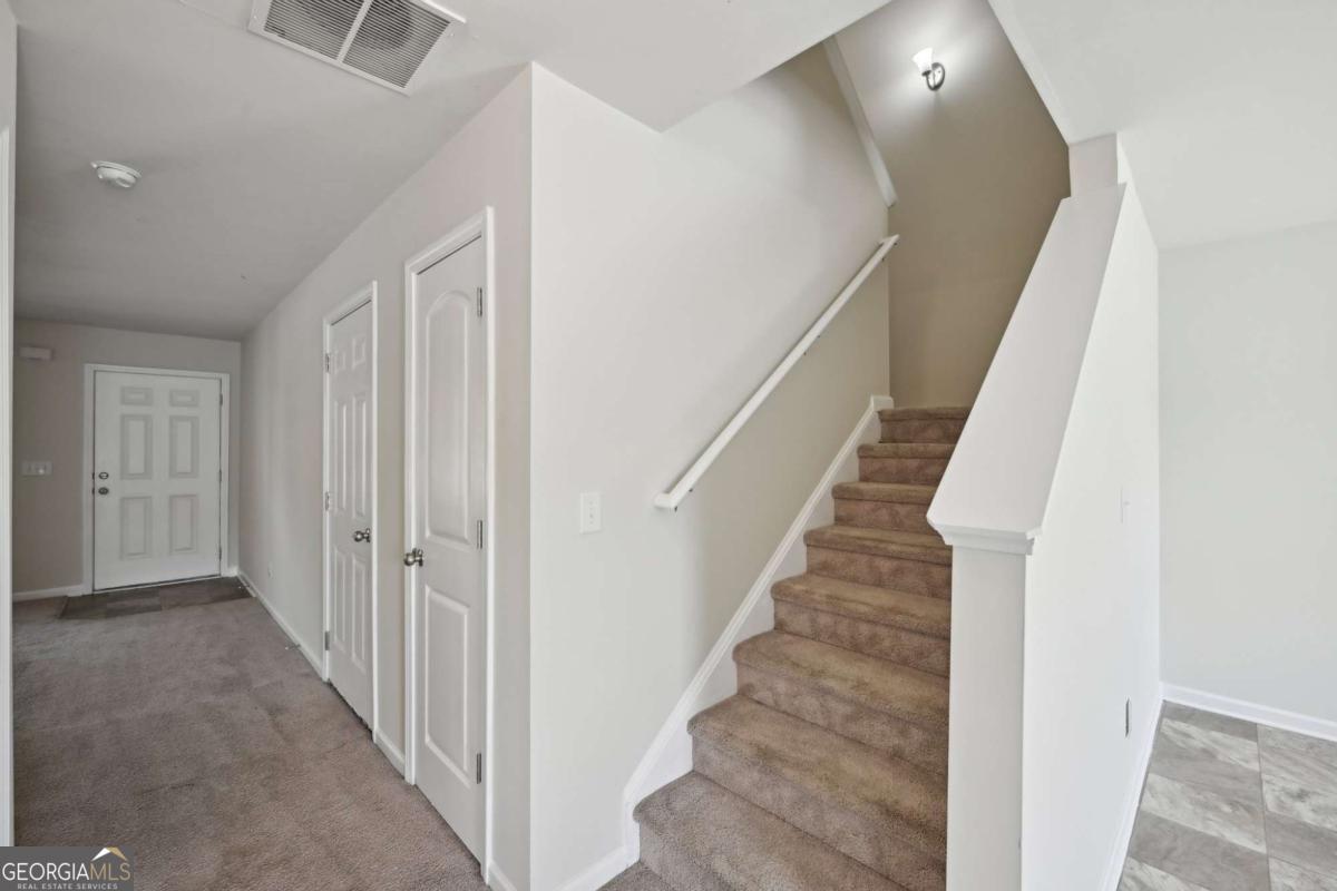 5675 Laurel Ridge Circle Property Photo 17
