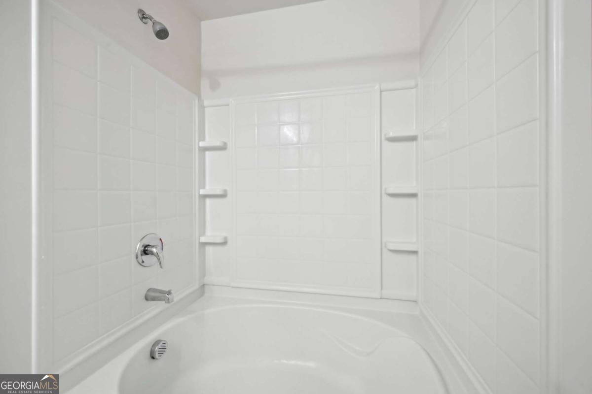 5675 Laurel Ridge Circle Property Photo 24