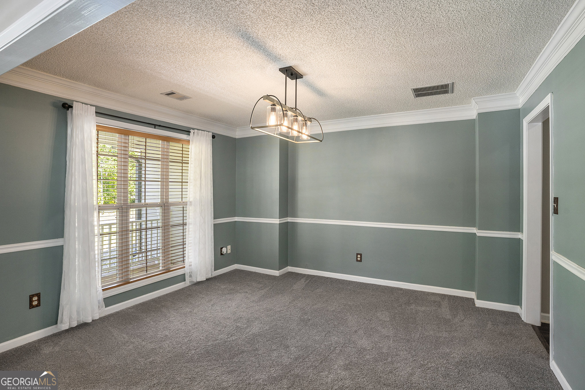 2023 Reserve Parkway Property Photo 3