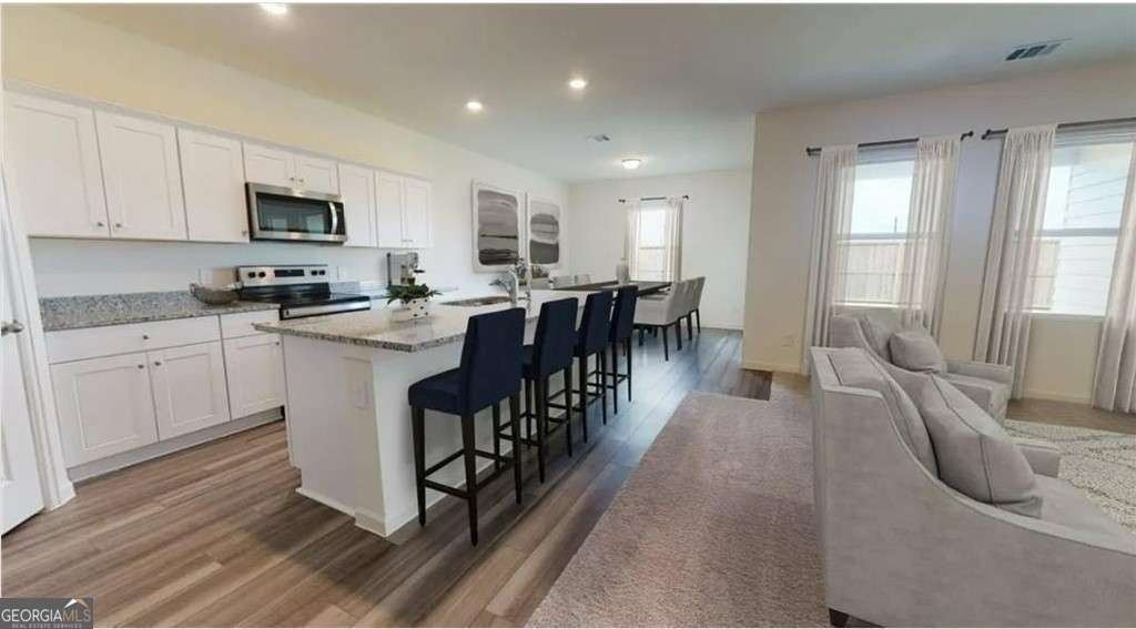 7770 Sudbury Circle Property Photo 3