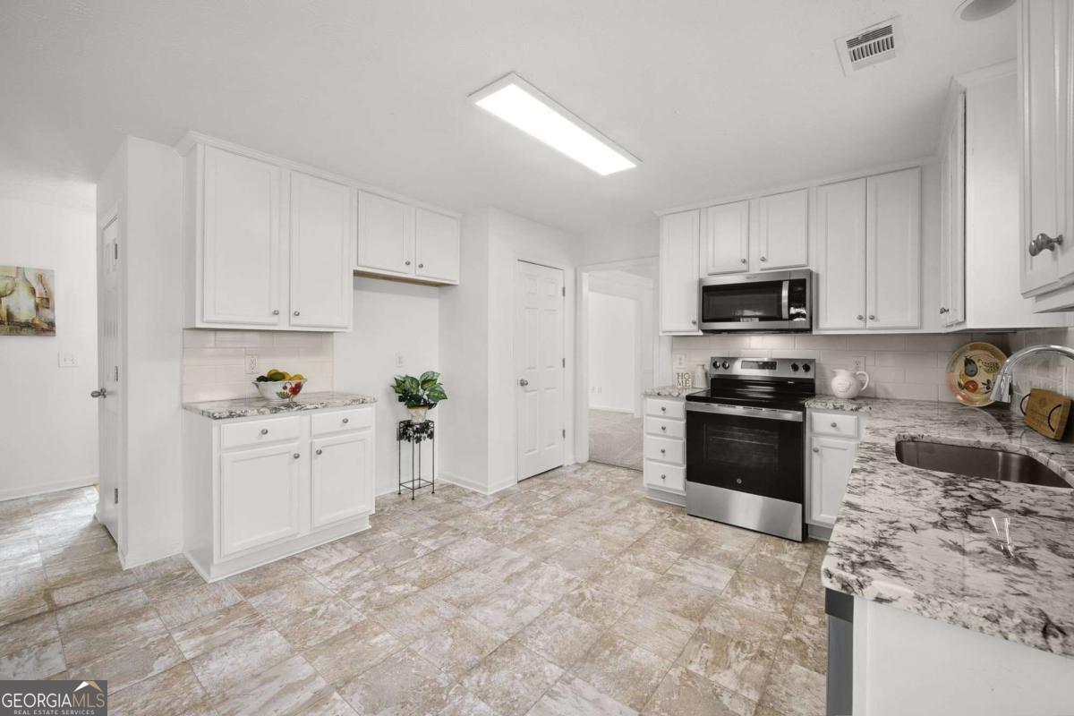3426 Bridle Brook Drive Property Photo 19
