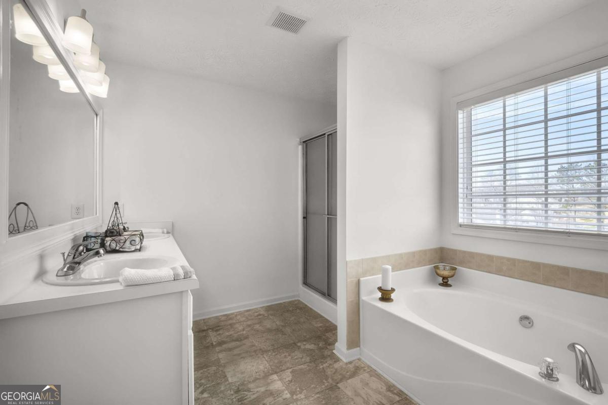 3426 Bridle Brook Drive Property Photo 27