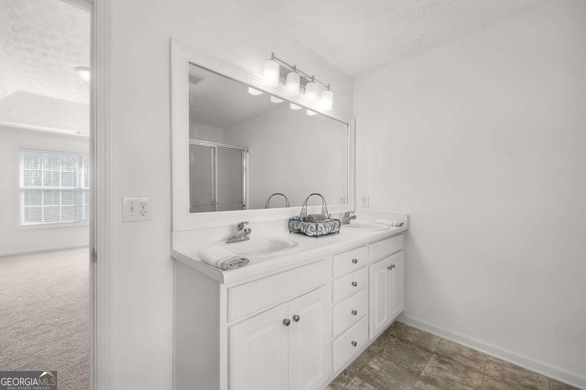 3426 Bridle Brook Drive Property Photo 28