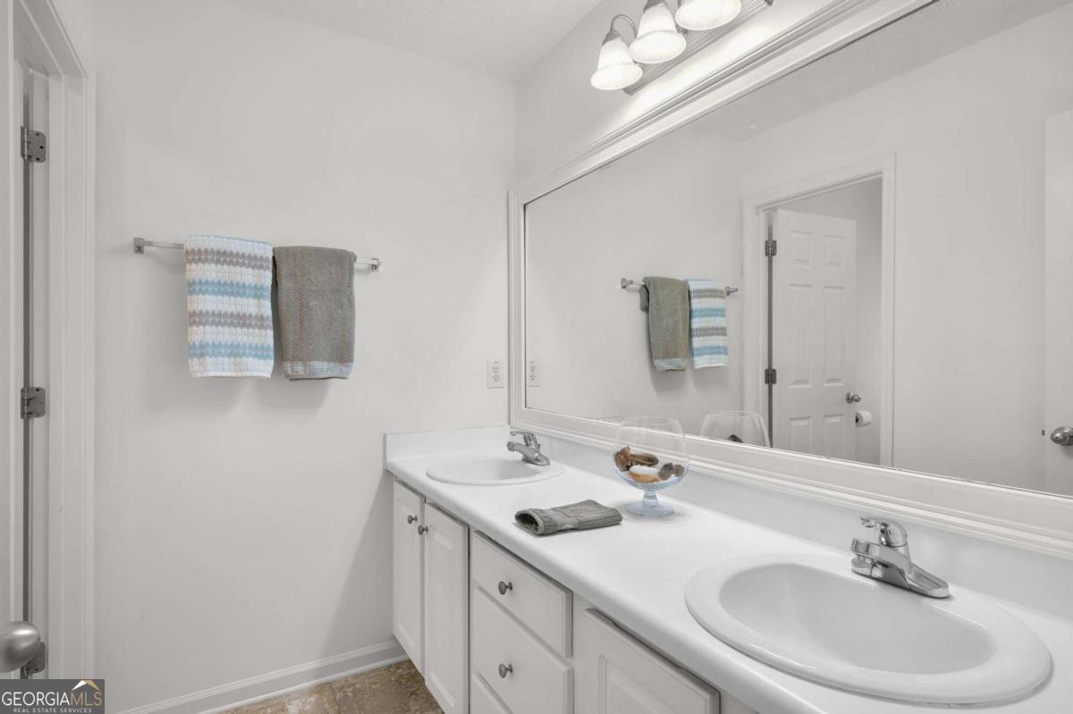 3426 Bridle Brook Drive Property Photo 34