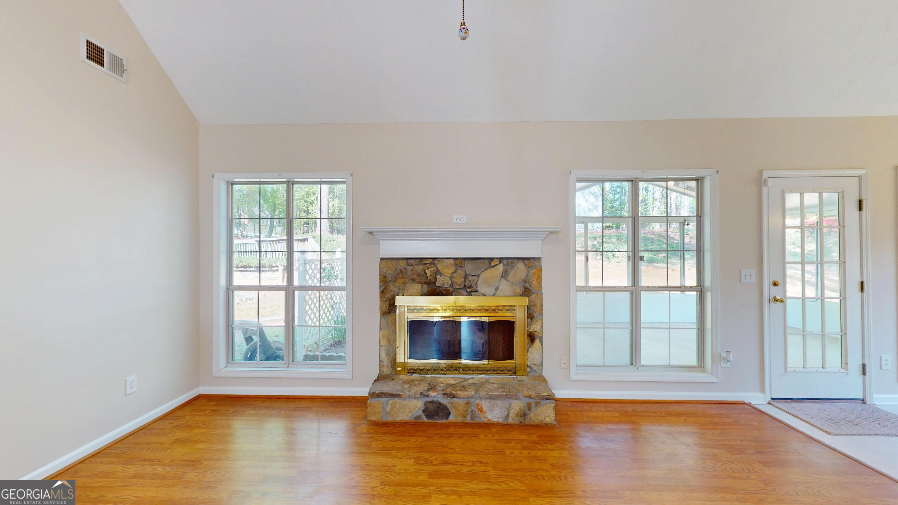 435 Towler Court Property Photo 3