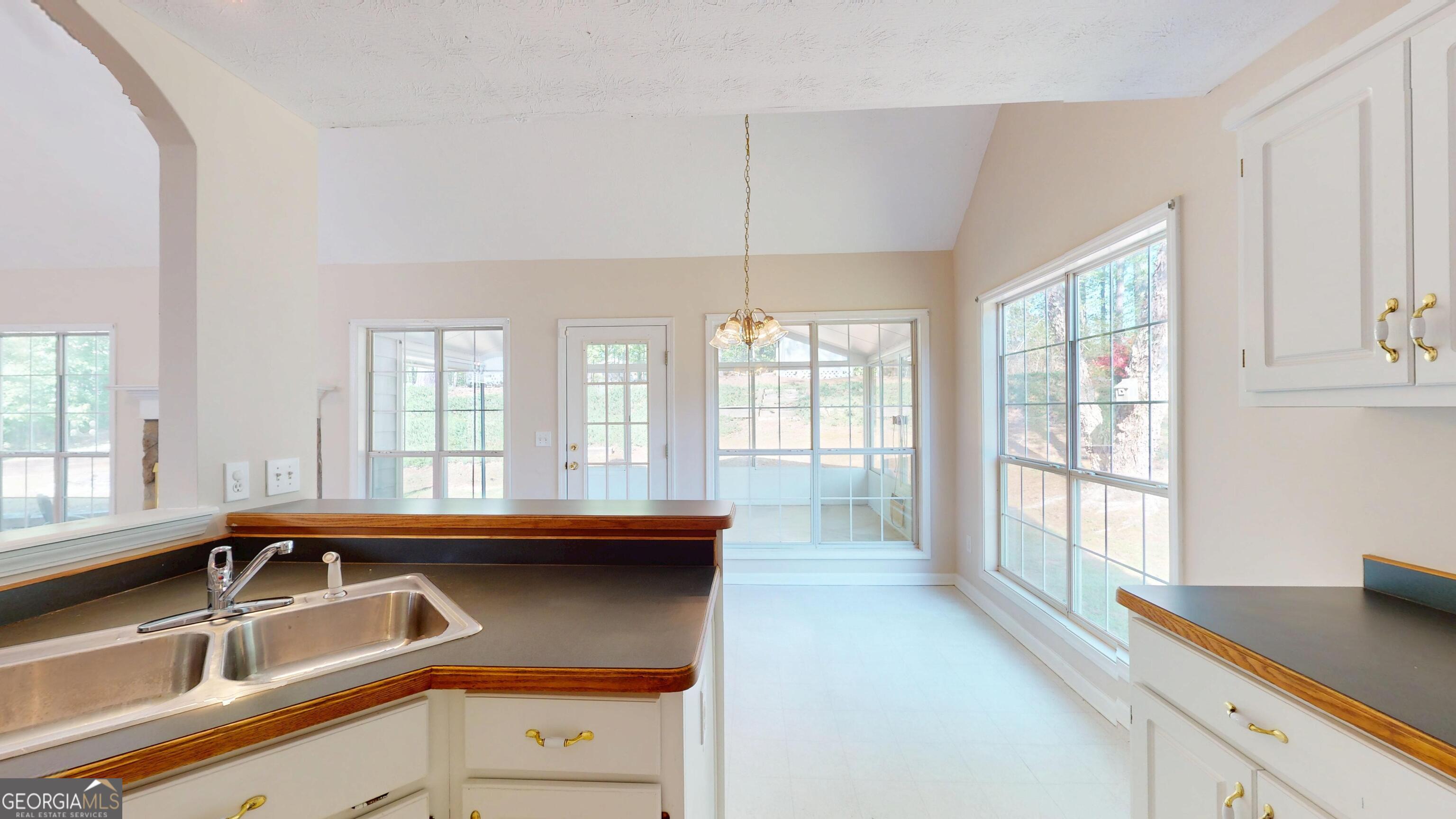 435 Towler Court Property Photo 7