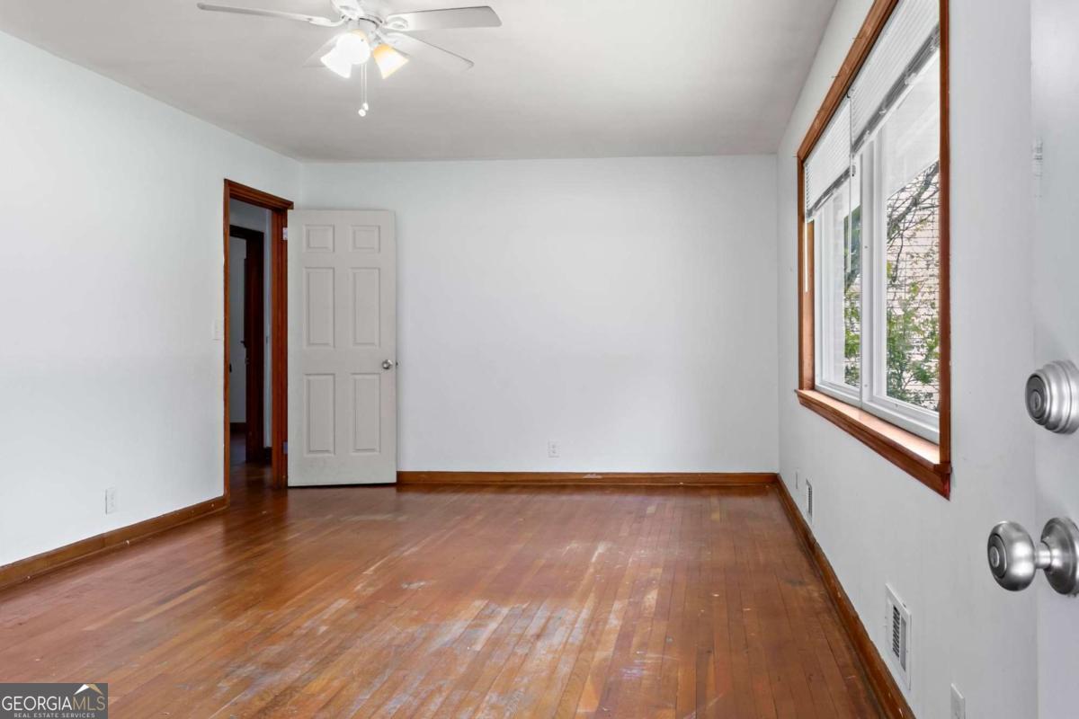 2307 Woodridge Drive Property Photo 3