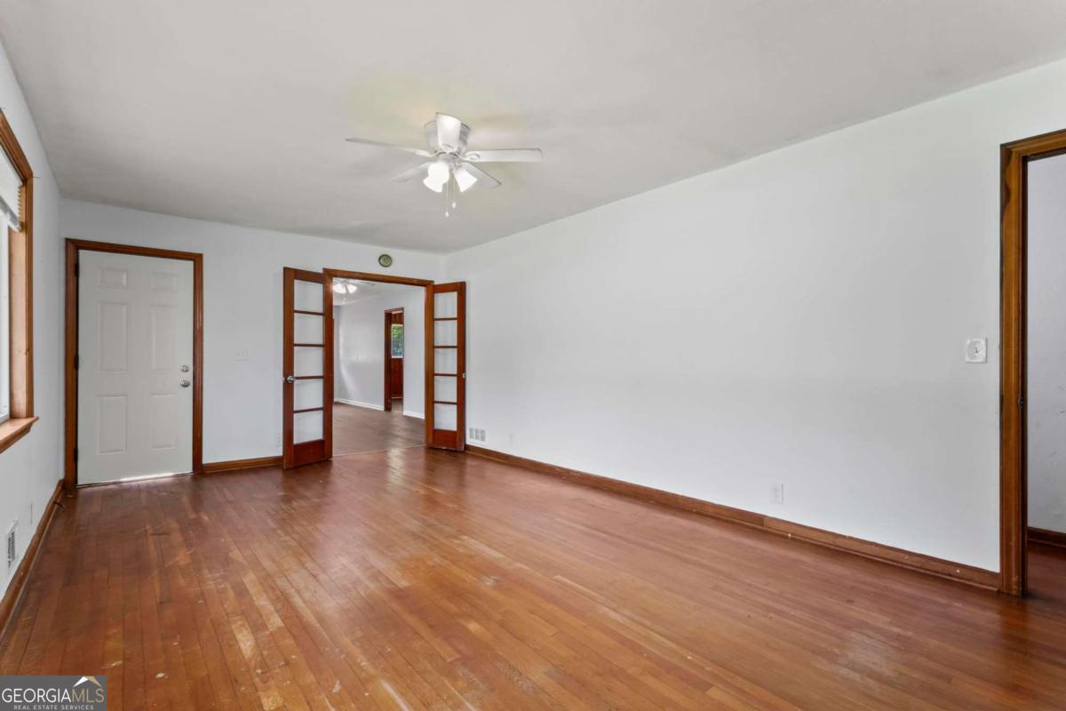 2307 Woodridge Drive Property Photo 6