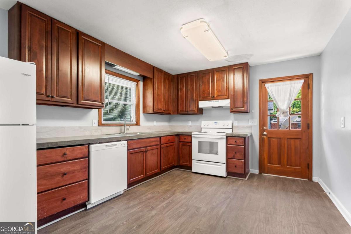 2307 Woodridge Drive Property Photo 8
