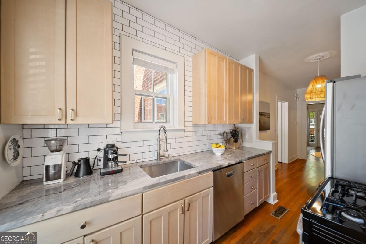 794 Frederica Street Ne # 2 Property Photo 7
