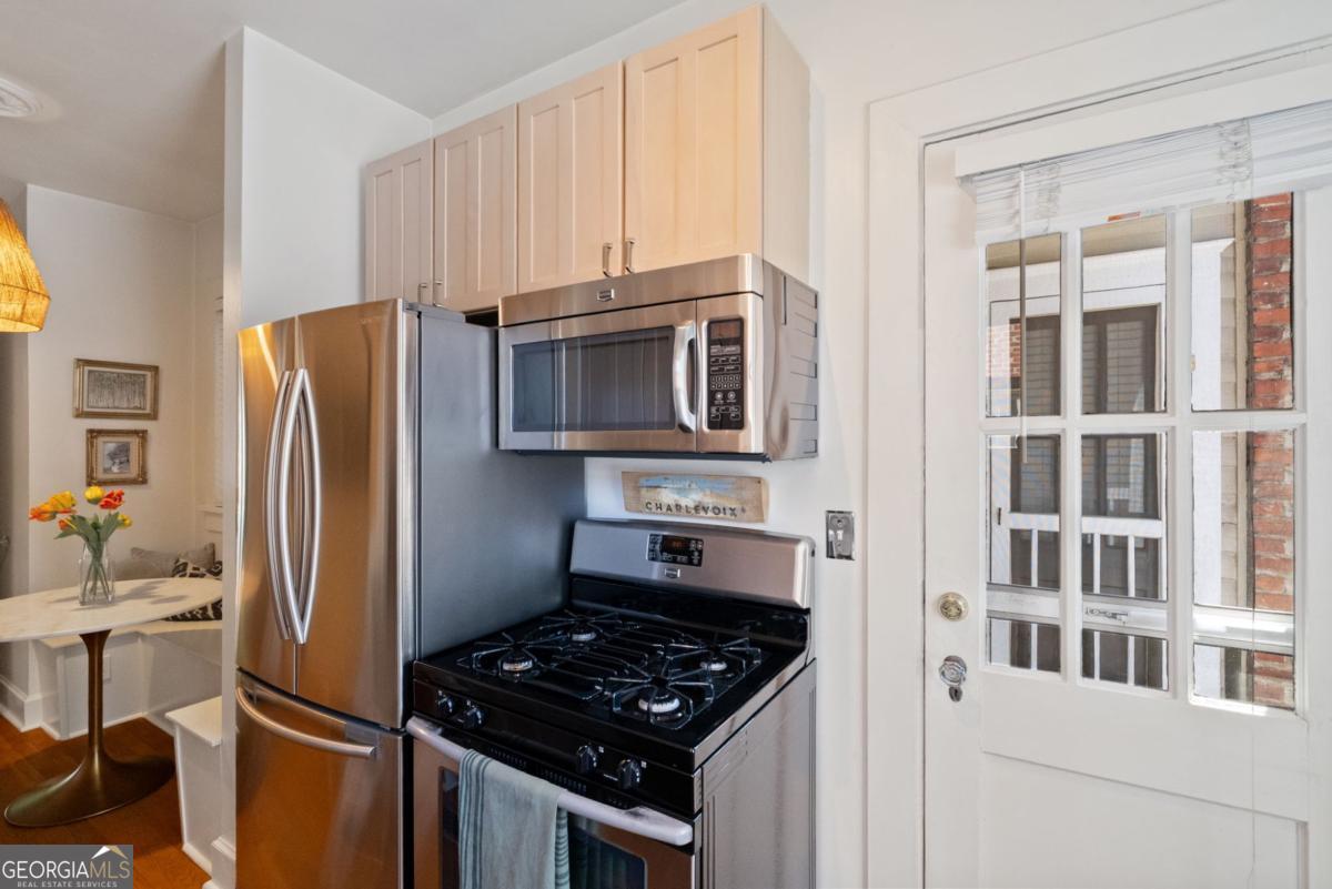 794 Frederica Street Ne # 2 Property Photo 8
