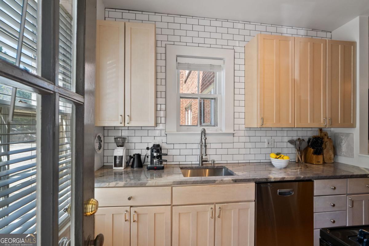 794 Frederica Street Ne # 2 Property Photo 9