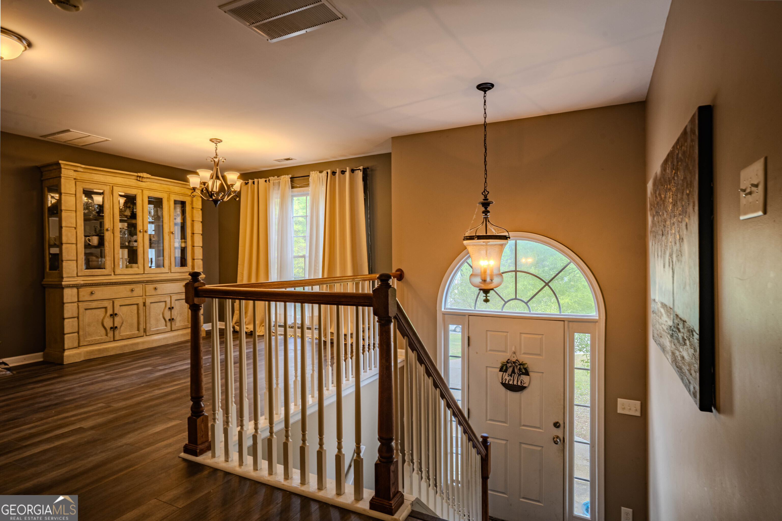 34 Gables Drive Se Property Photo 3