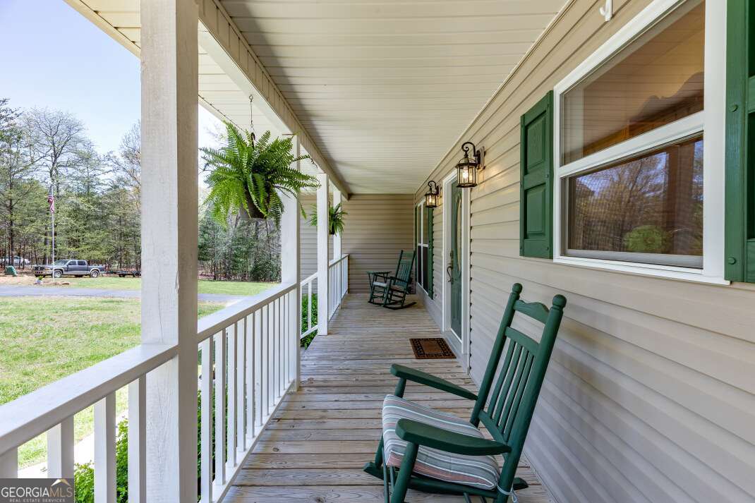 96 Tomahawk Trail Property Photo 4