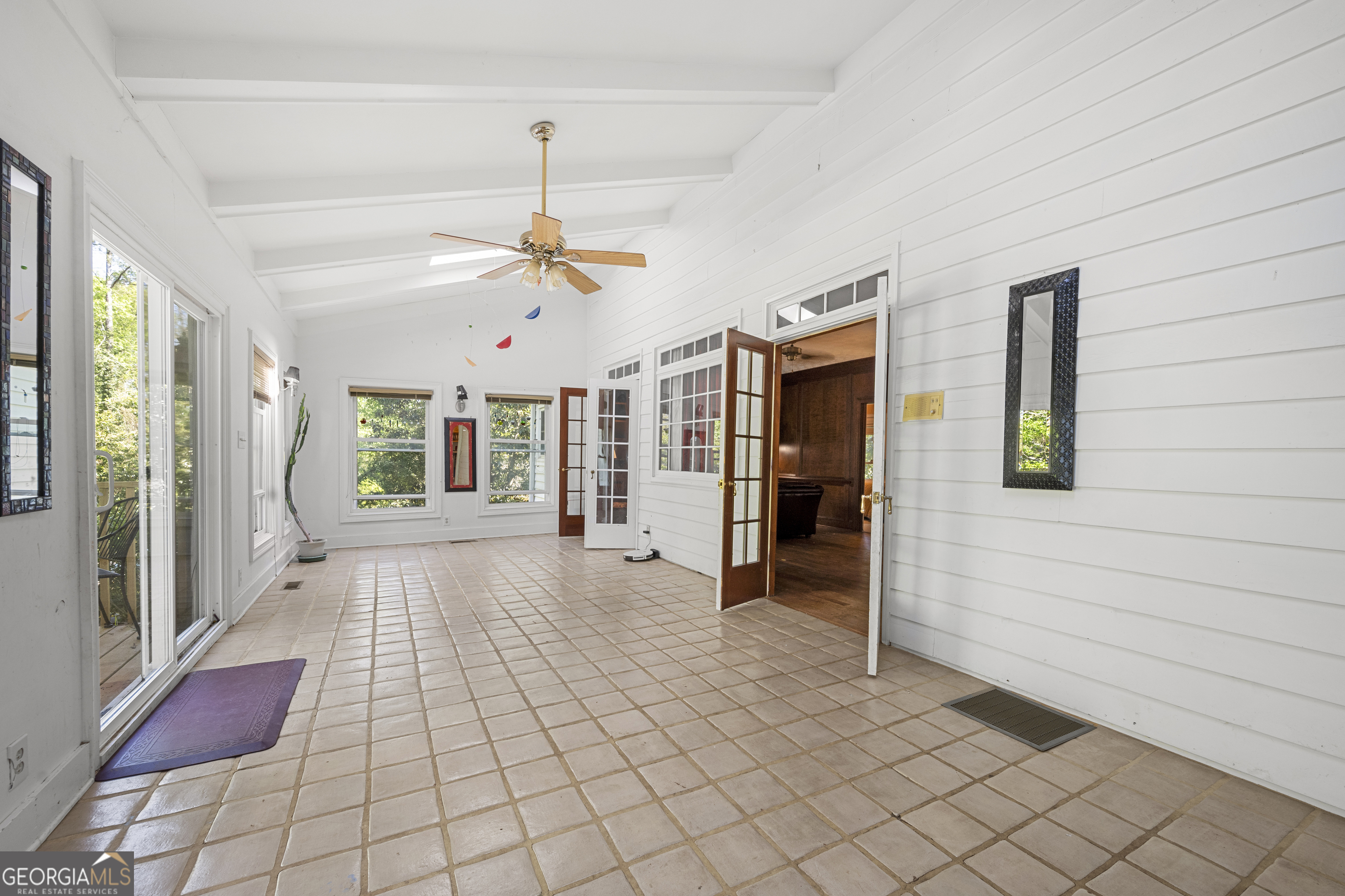 6048 Kings Mountain Way Property Photo 6