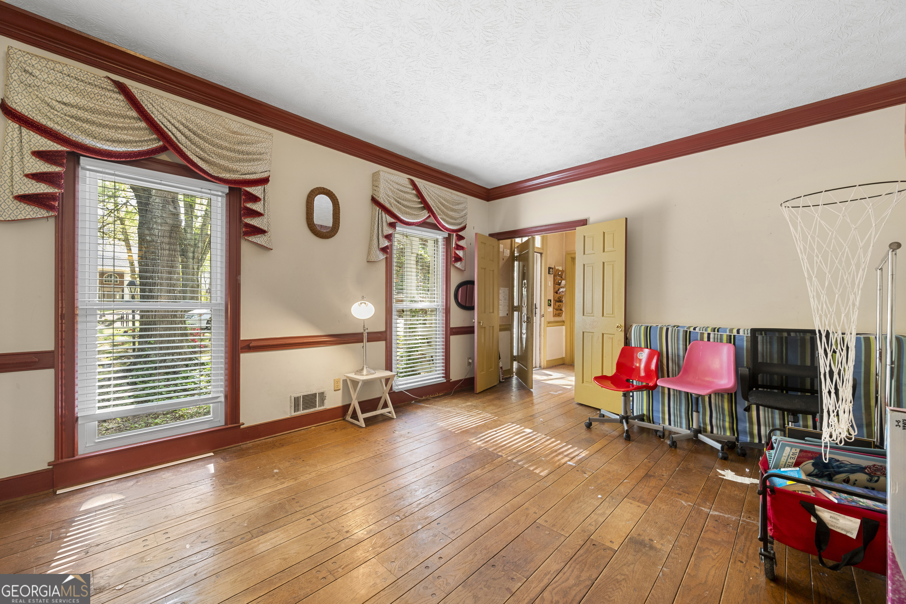 6048 Kings Mountain Way Property Photo 10