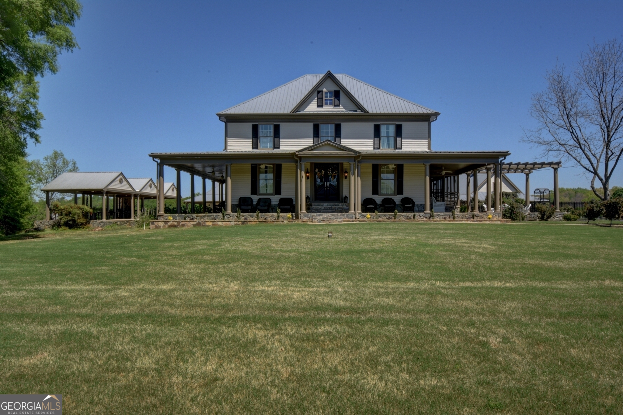 7527 Highway 326 Property Photo 1