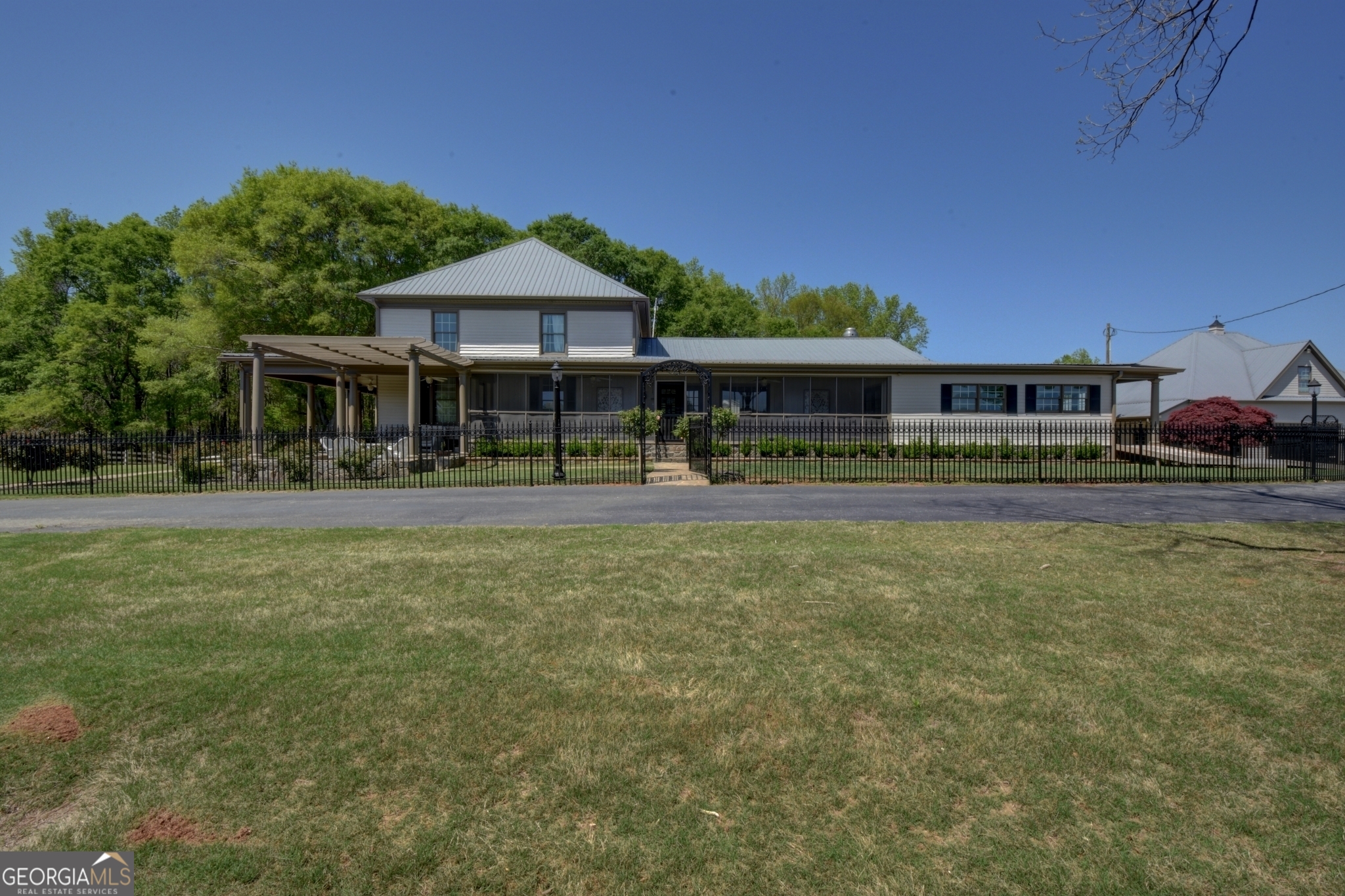 7527 Highway 326 Property Photo 3