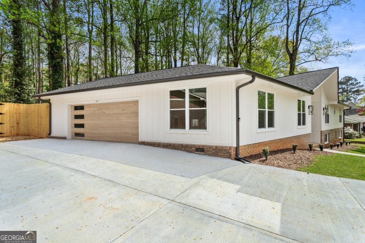 3805 Cloudland Drive Se Property Photo 4