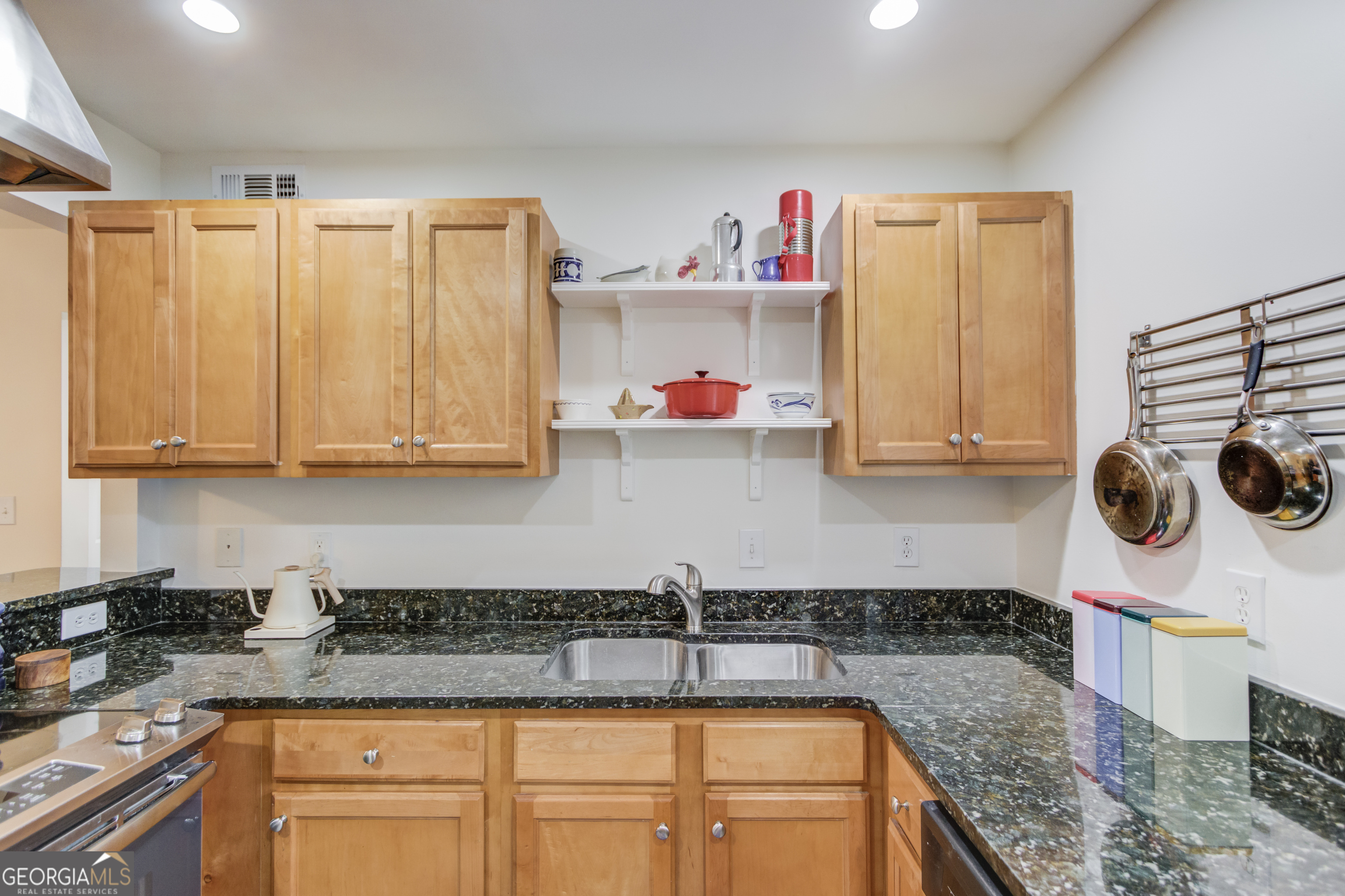 210 Sampson Street Ne # 8 Property Photo 16