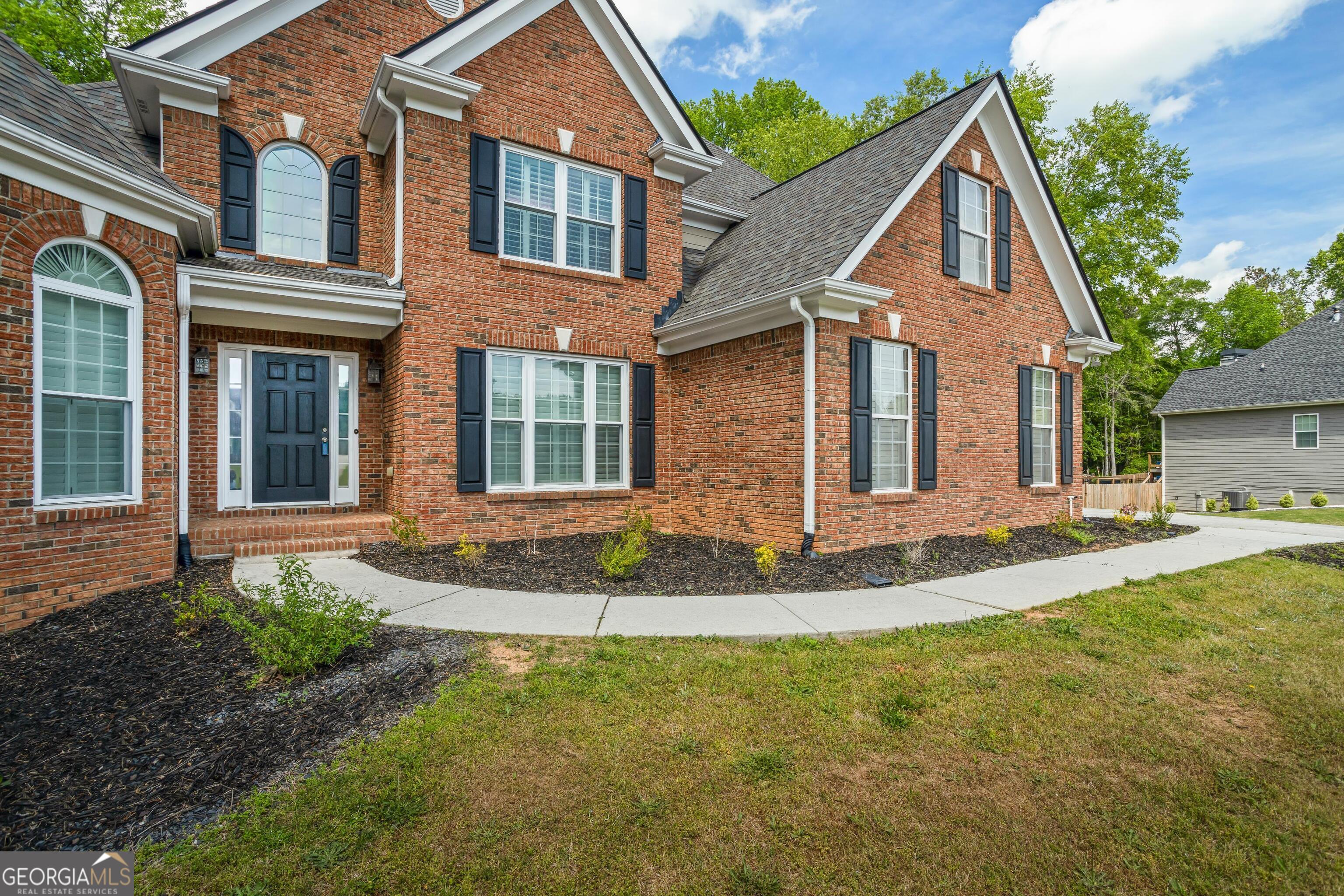 1213 Blue Springs Drive Property Photo 3