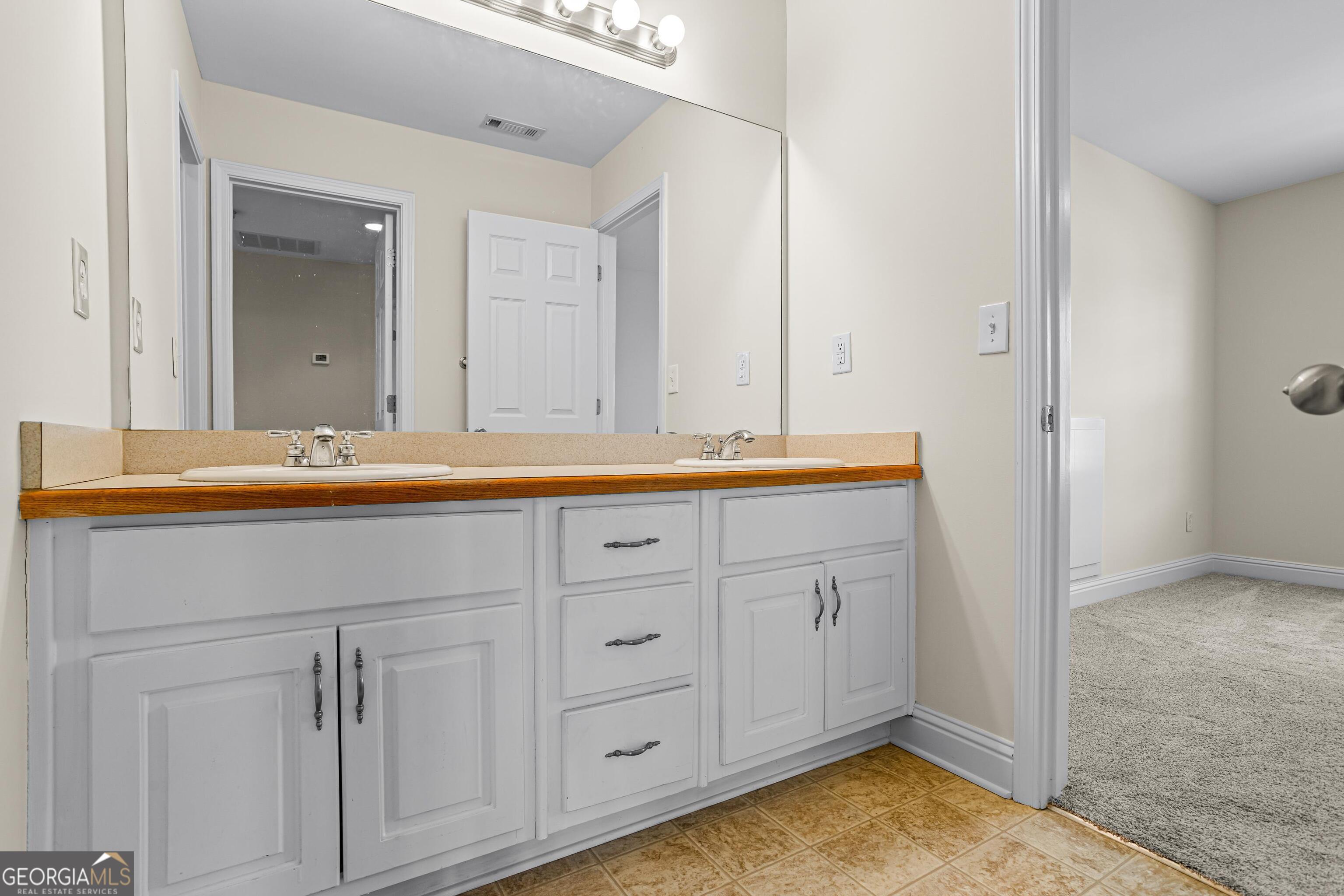 1213 Blue Springs Drive Property Photo 32