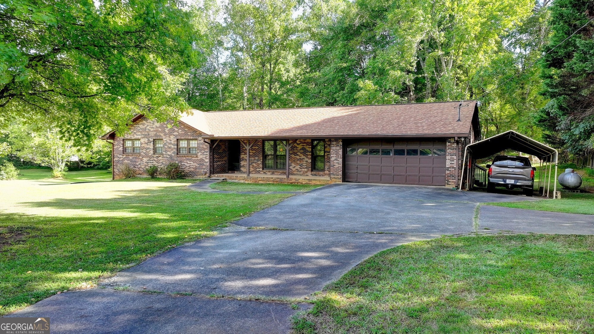 5690 Abbotts Bridge Road Property Photo