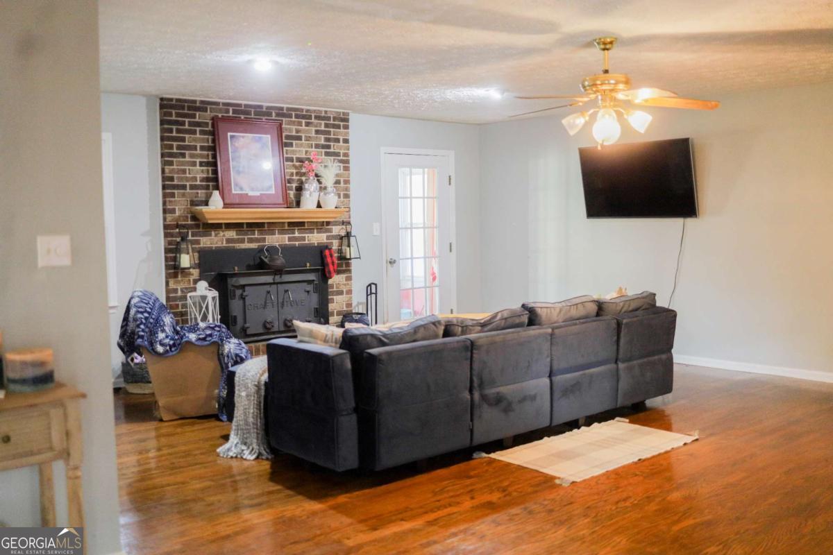2100 Rays Church Road Property Photo 5