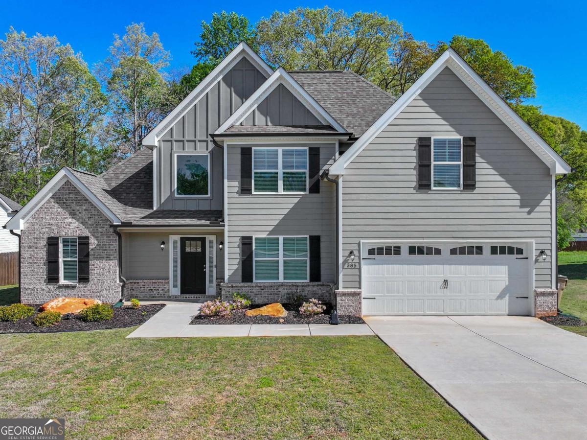 385 Finch Landing Road Property Photo 1