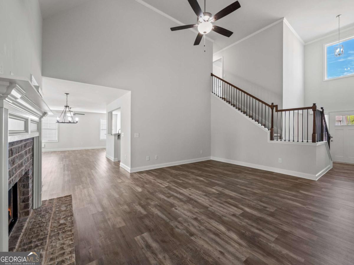 385 Finch Landing Road Property Photo 8