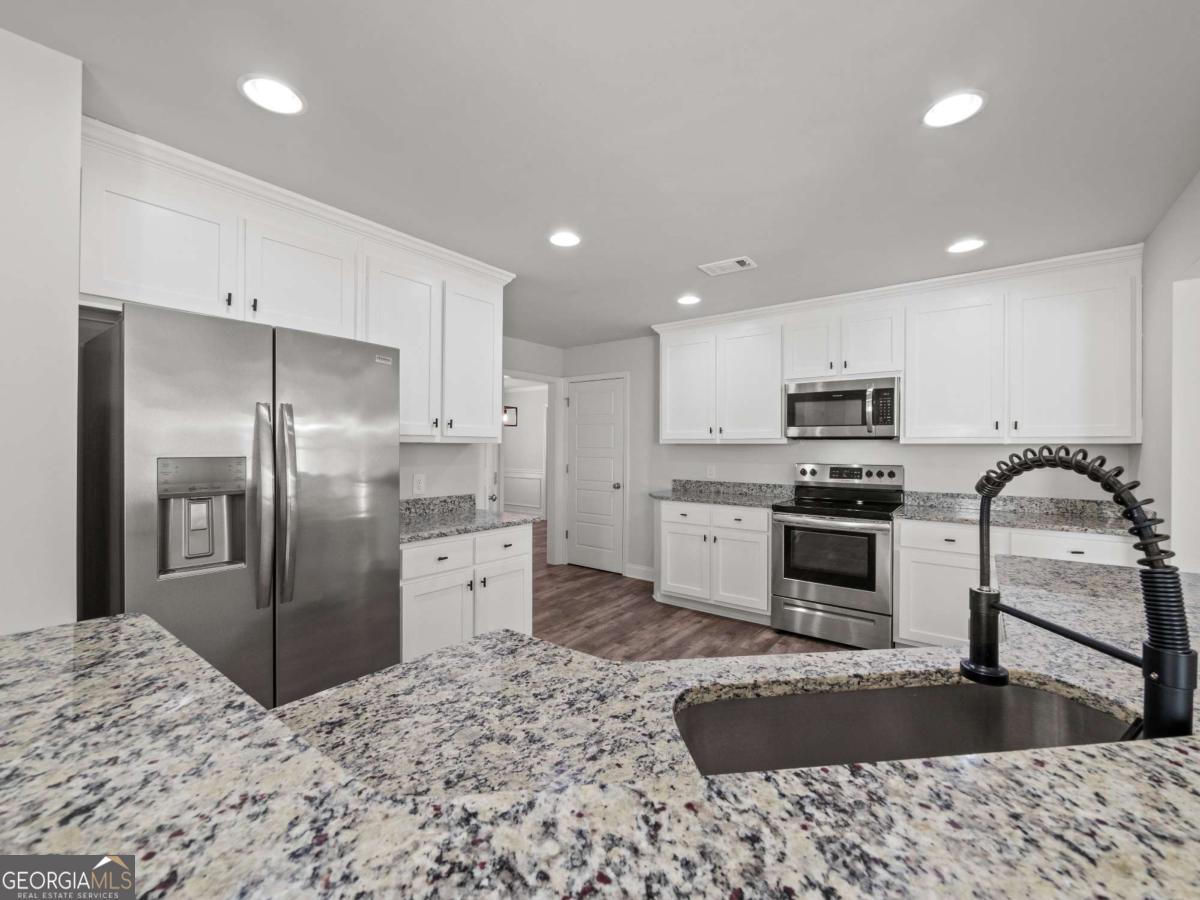385 Finch Landing Road Property Photo 12