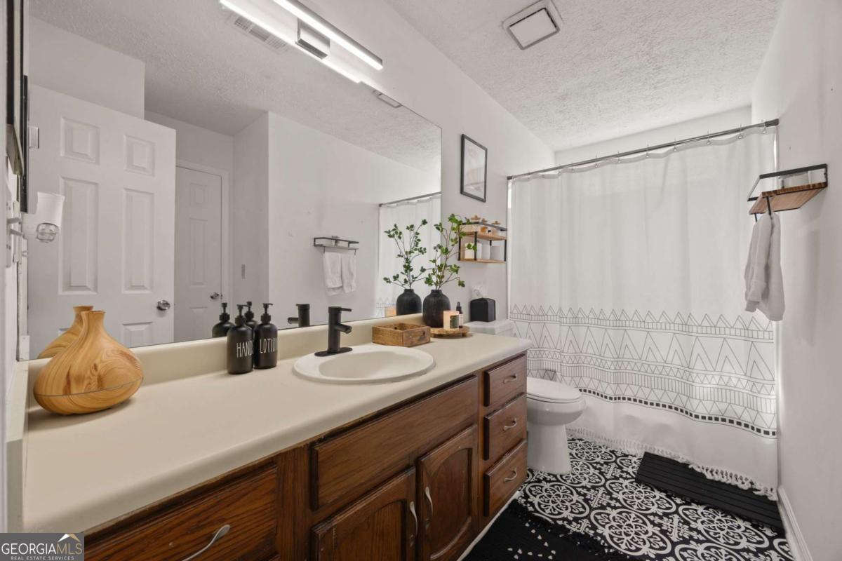 536 Crestridge Court Property Photo 8