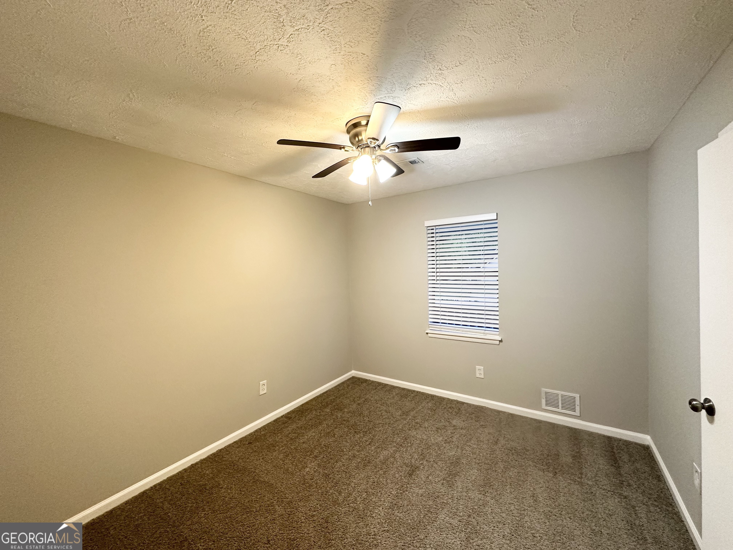 659 Country Club Road Property Photo 6