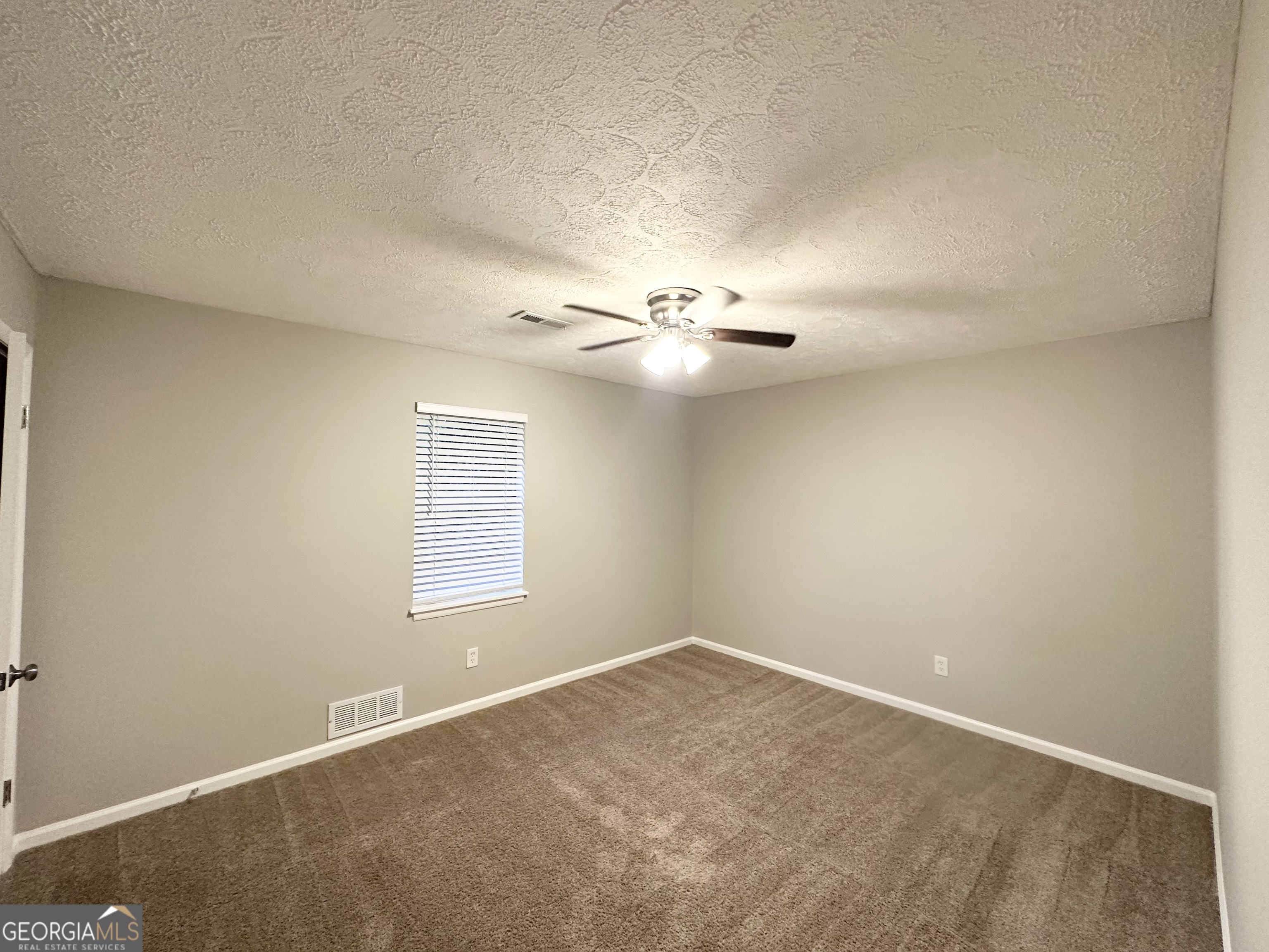 659 Country Club Road Property Photo 7