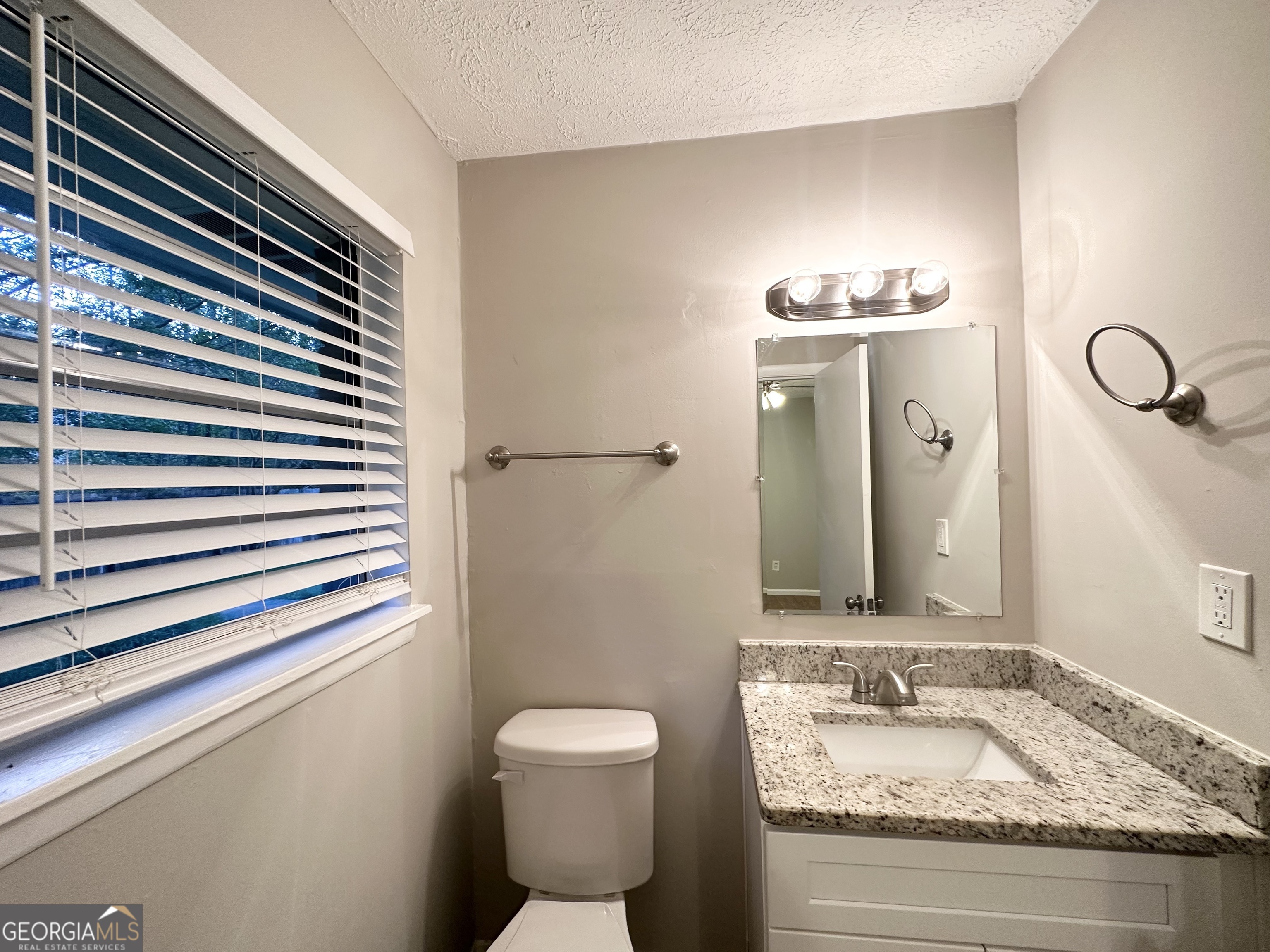 659 Country Club Road Property Photo 9