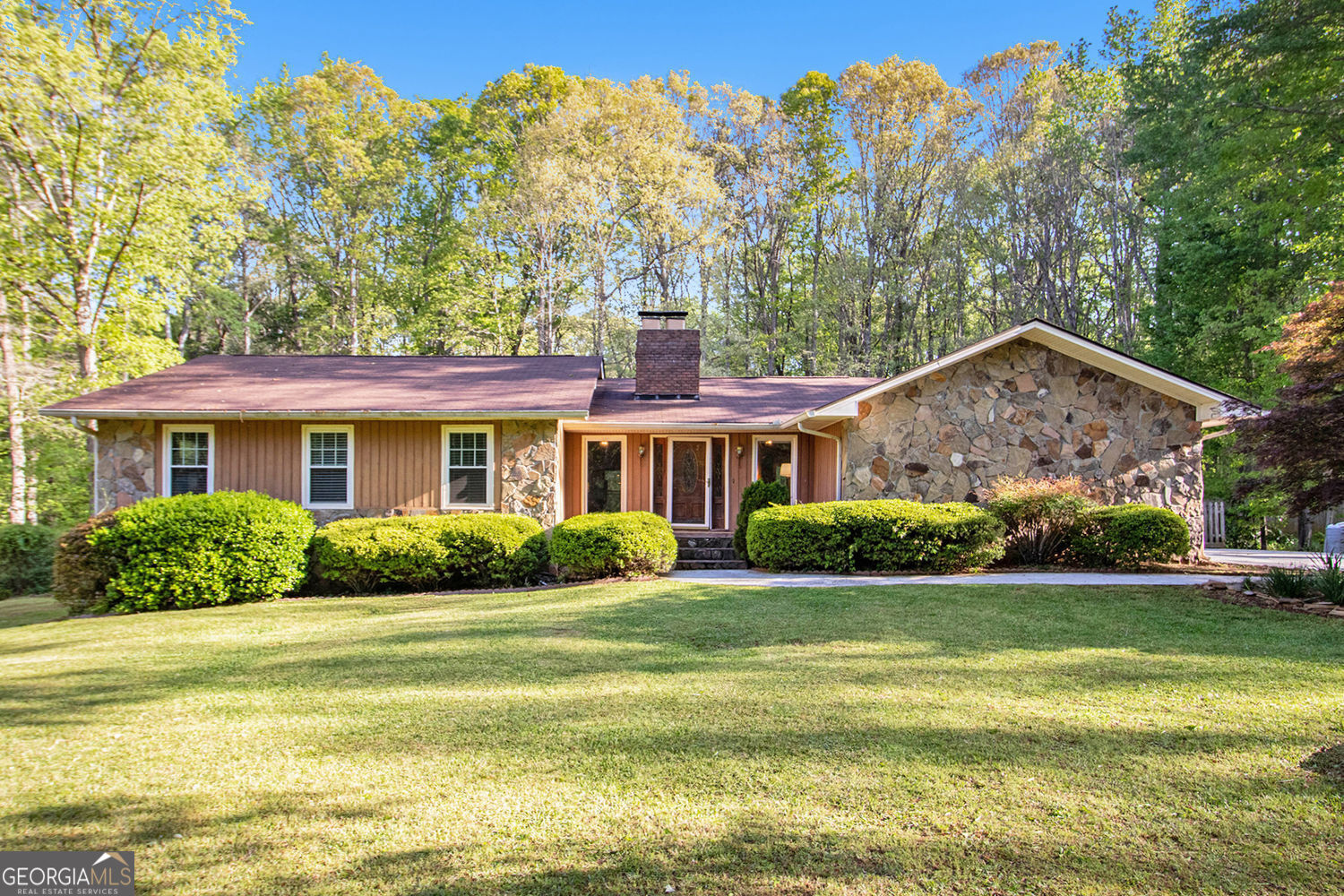 215 North Mourning Dove Drive N Property Photo 1