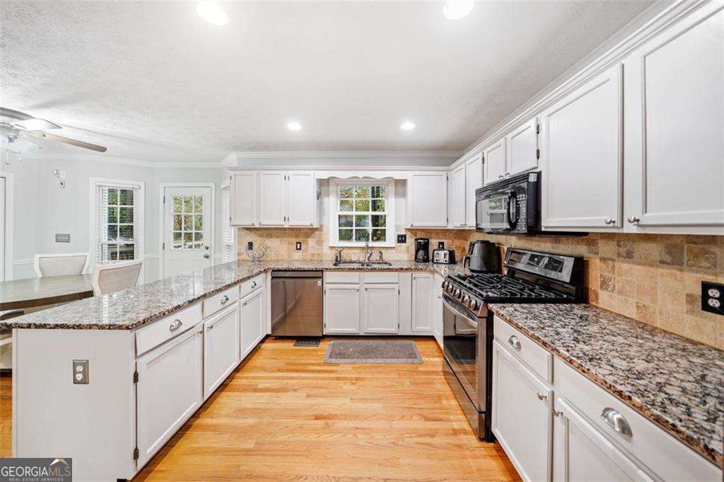 401 Briardale Court Property Photo 13