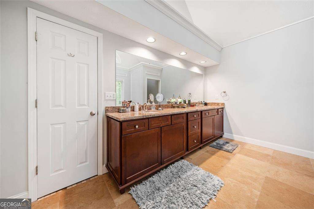 401 Briardale Court Property Photo 21