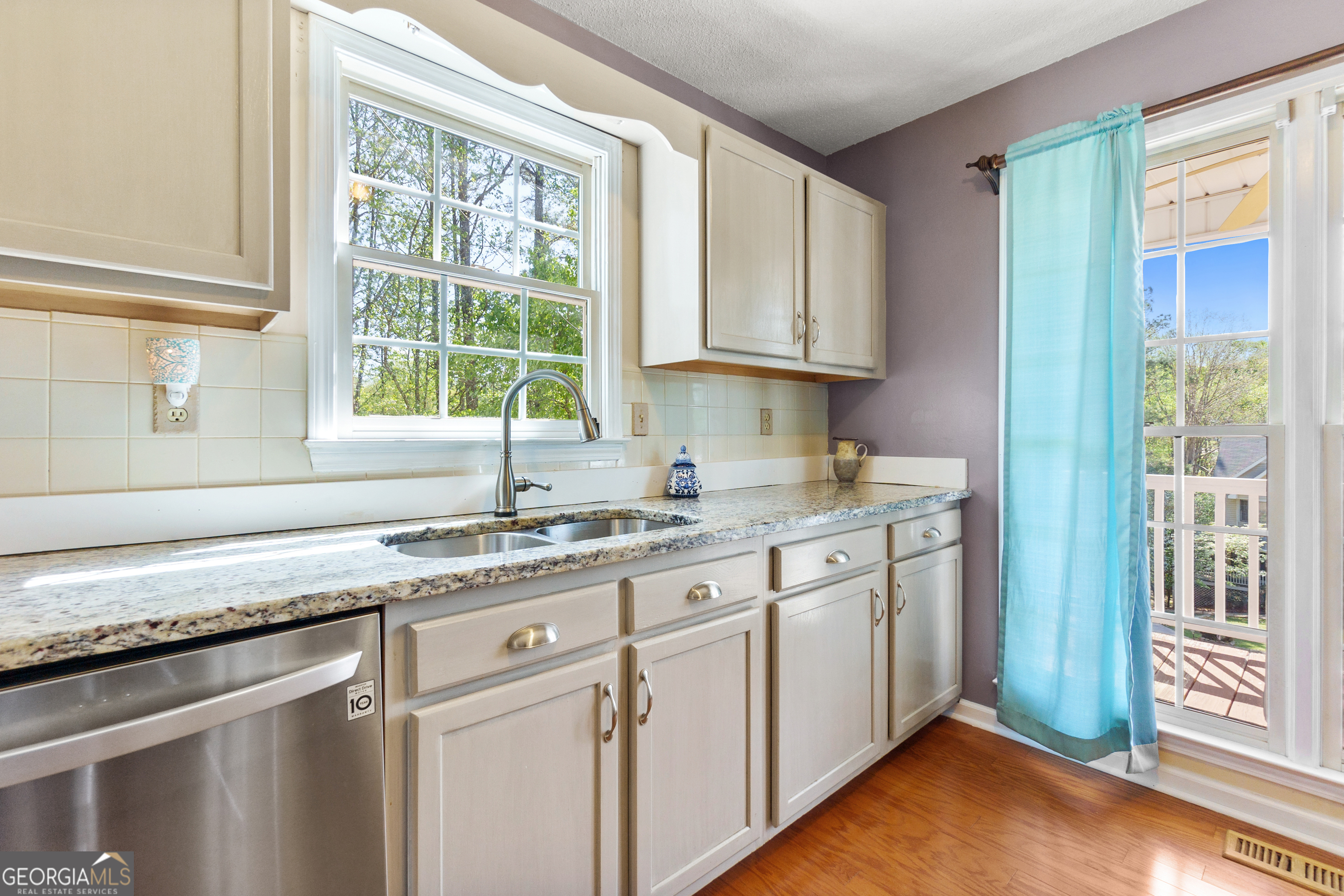 208 Wellington Walk Property Photo 14