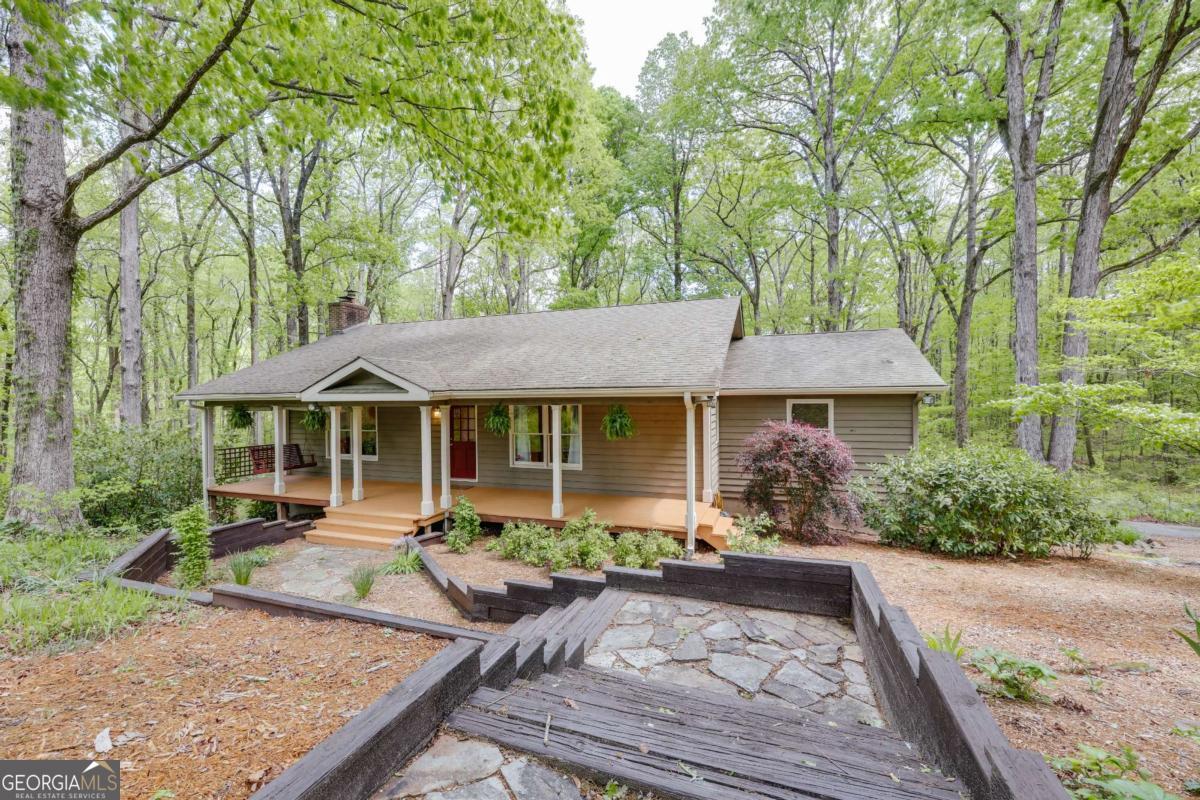 424 Yancey Road Property Photo