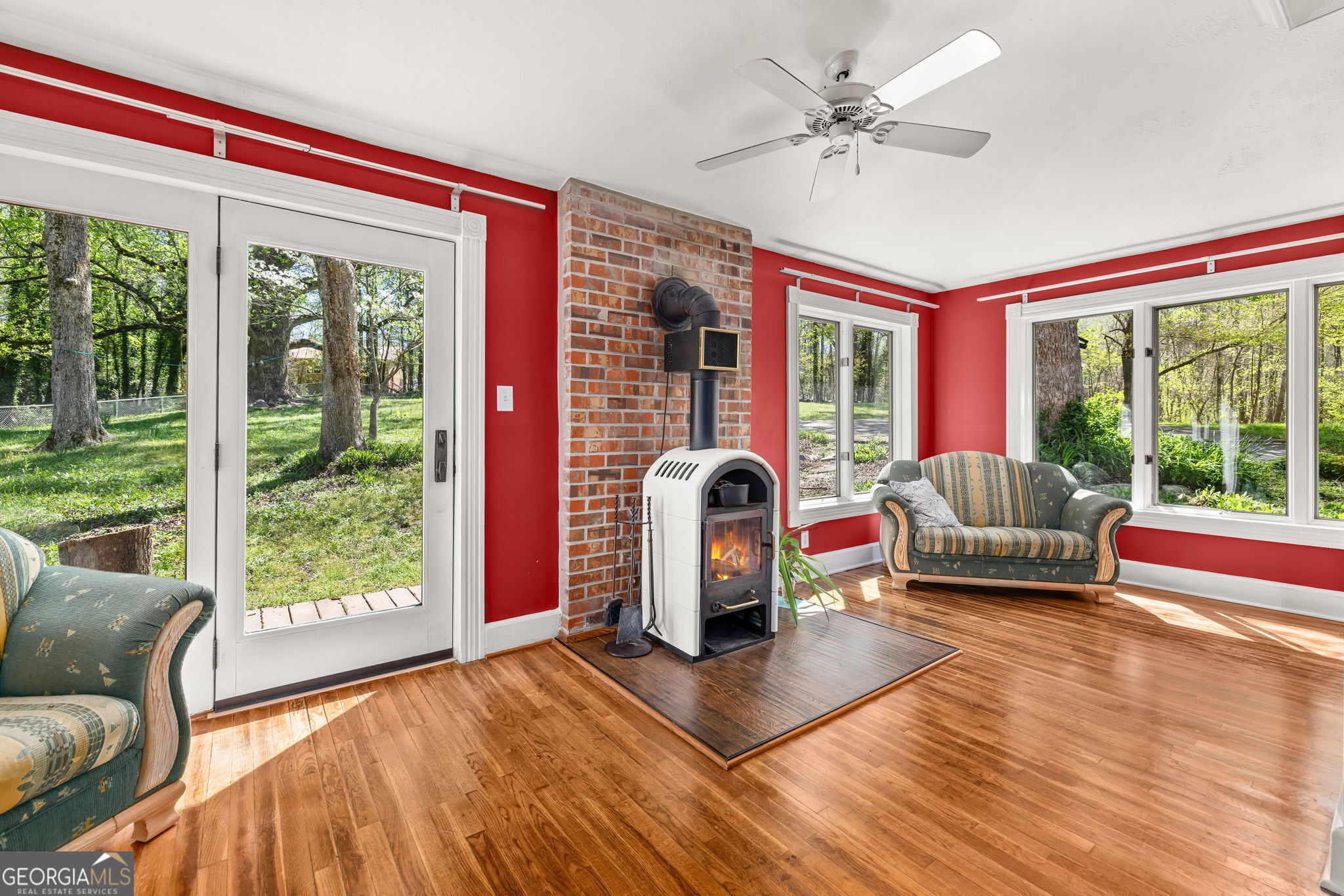 623 Maine Street Property Photo 10