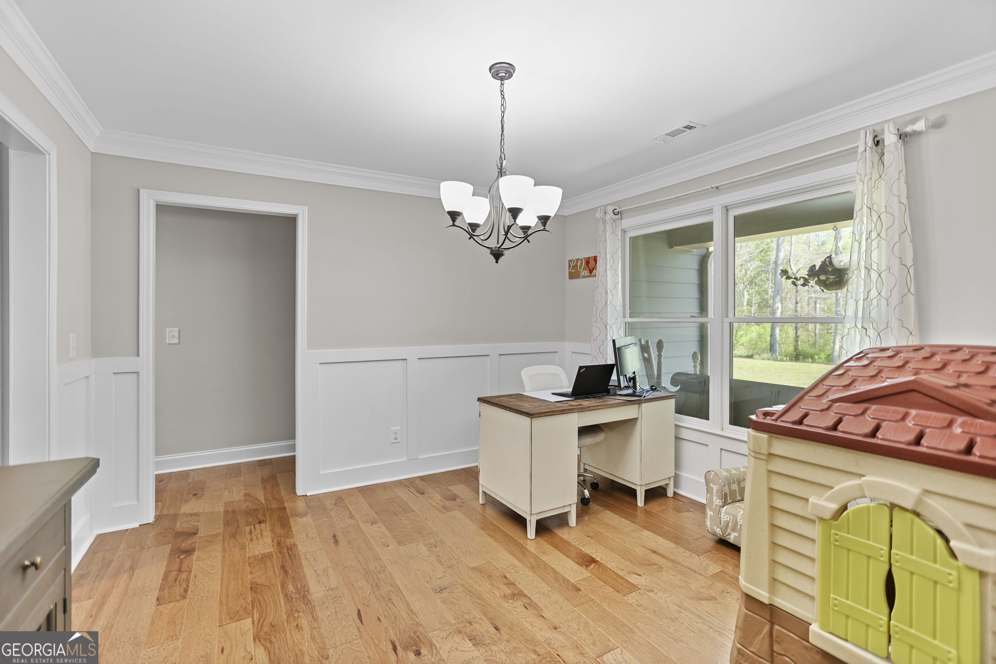 75 Flagstone Drive Property Photo 17