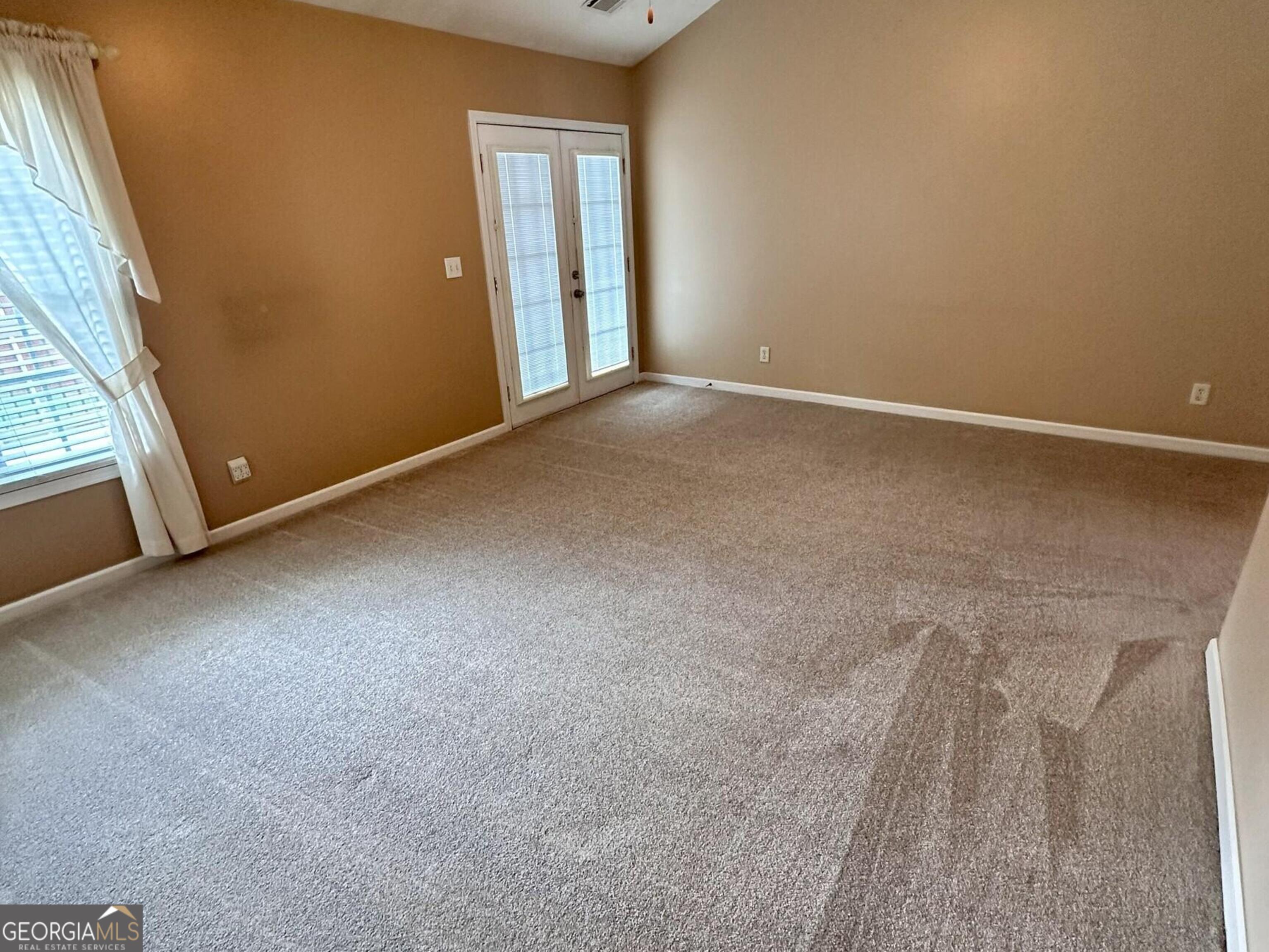 6241 Saturn Drive Property Photo 7