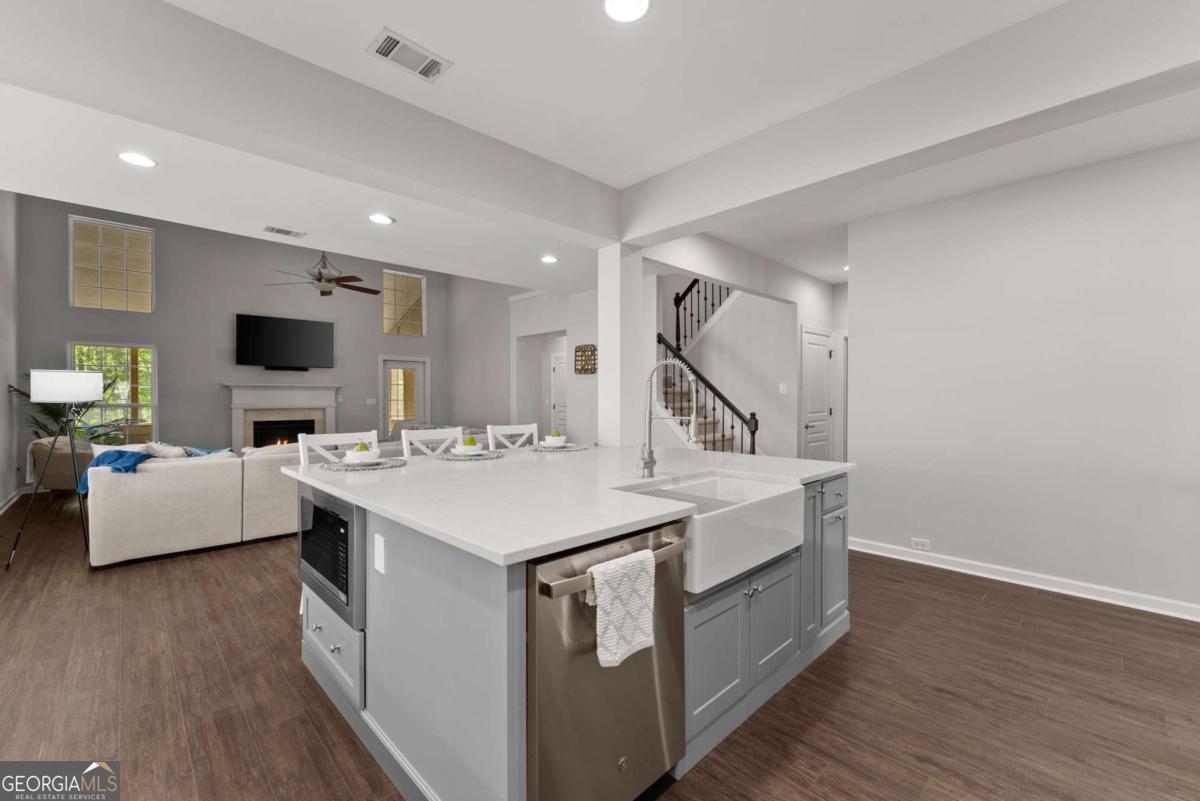 7836 Keepsake Lane Property Photo 15