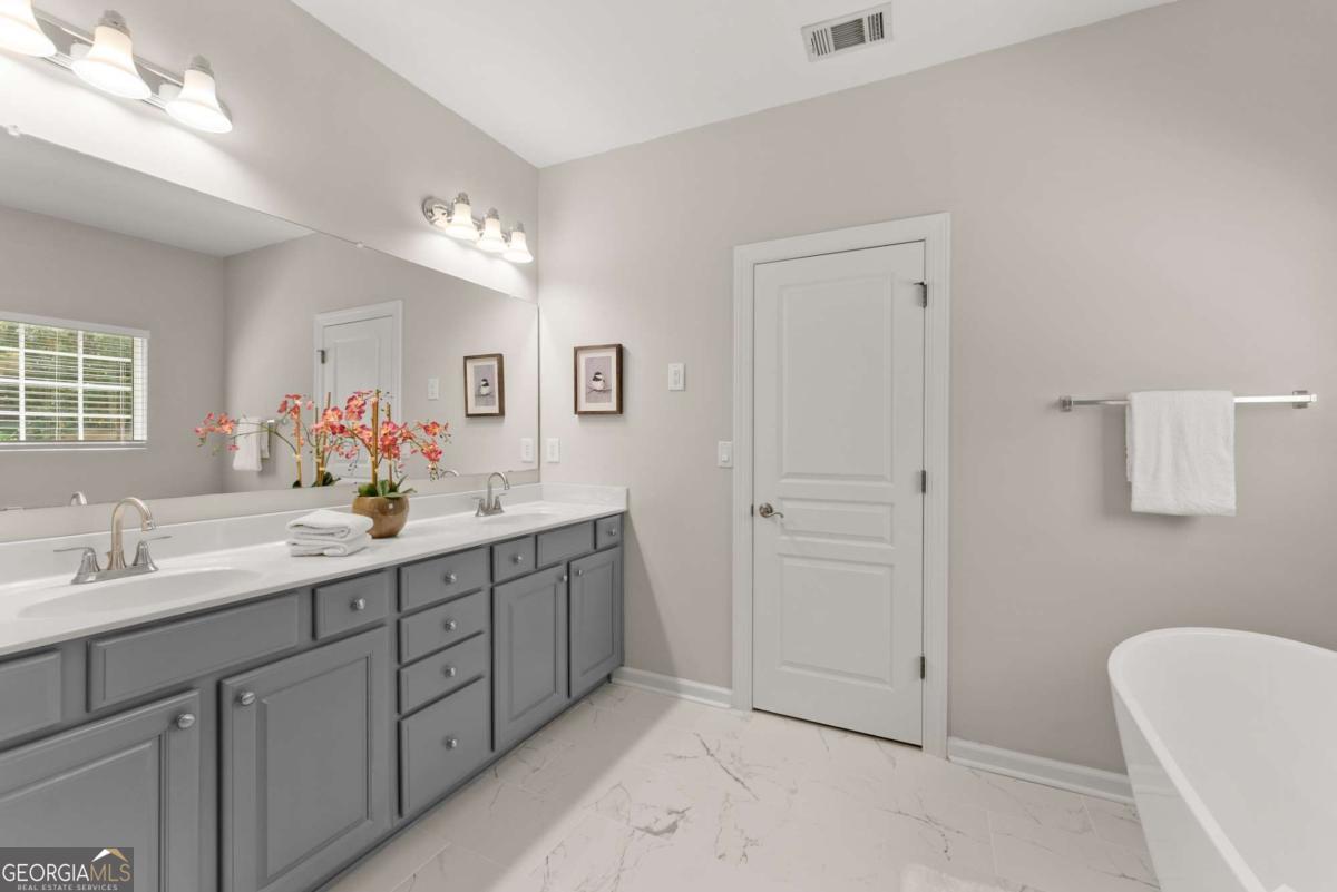 7836 Keepsake Lane Property Photo 25